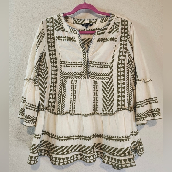 John Mark Jacquard Woven Geometric V-Neck Ruffle Blouse Size Medium - Picture 4 of 10